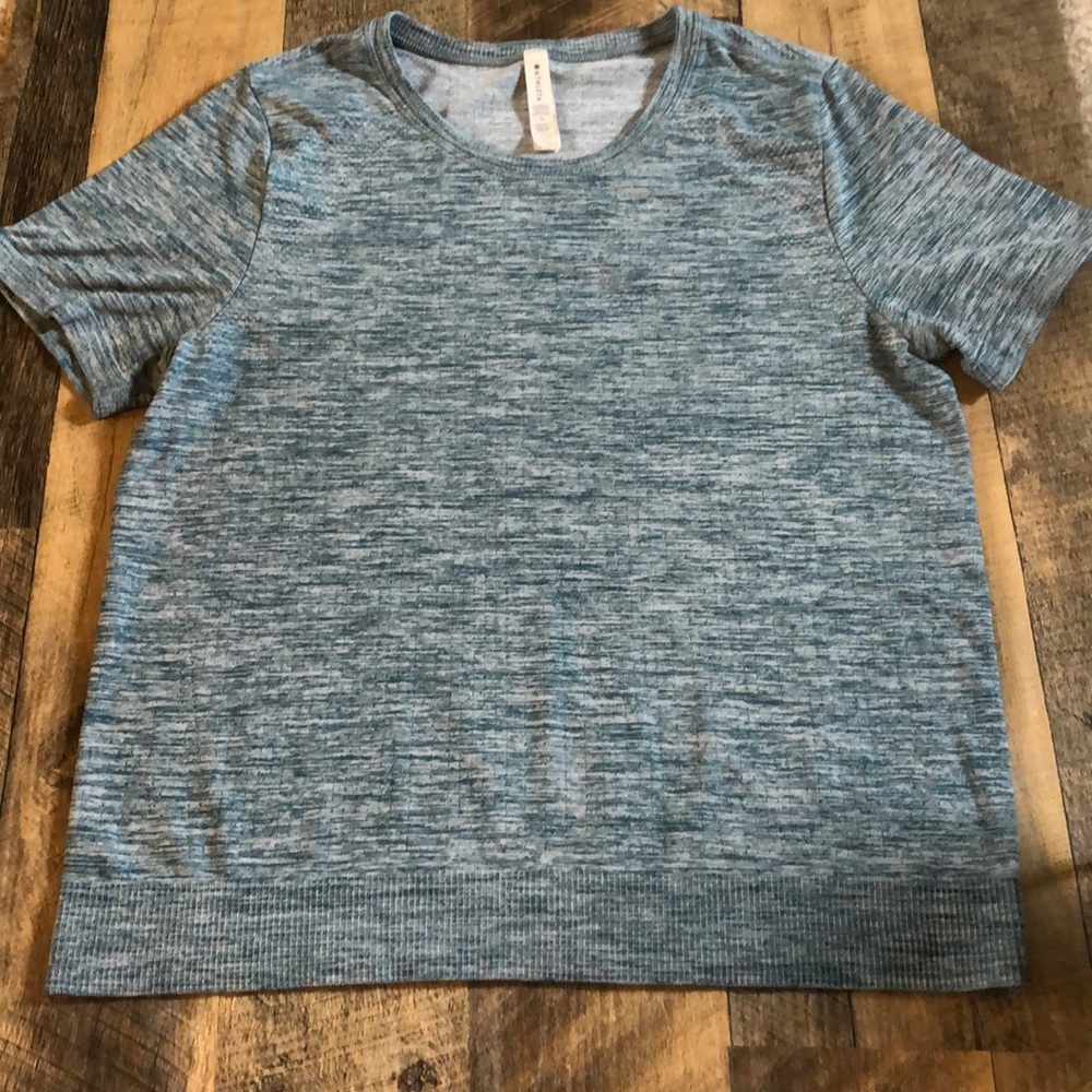 🦋Athleta Top🦋